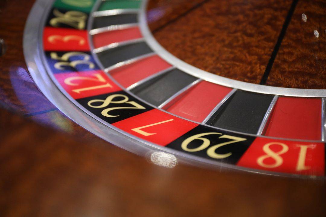 Roda roulette kasino dilihat dari dekat